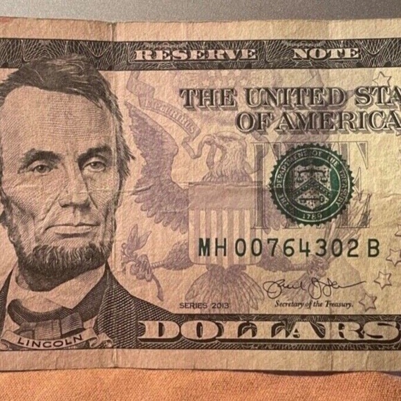 Series 2013 $5 Bill Federal Reserve Note Rare!! Low Serial # `Mh00764302B - Picture 3 of 6